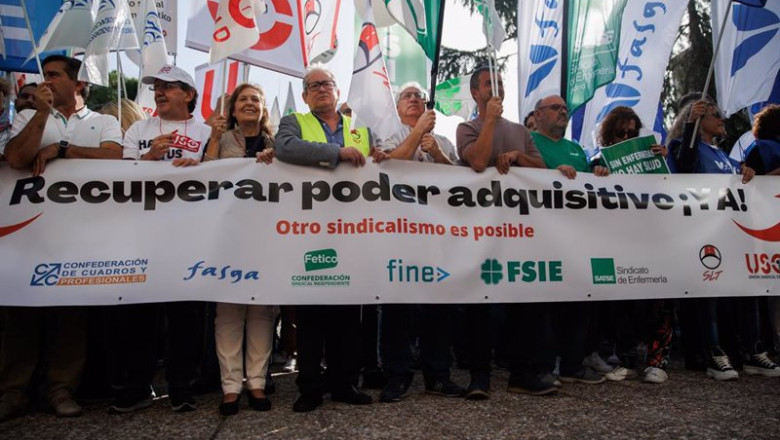 ep representantes de los nueve sindicatos convocantes de la manifestacion de este sabado durante una ep representantes de los nueve sindicatos convocantes de la manifestacion de este sabado durante una