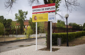 ep un cartel que anuncia una oficina del sepe y oficina de empleo de la cam a 2 de septiembre de