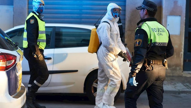 Un militar de la UME totalmente protegido en Castellón | Maria Jose S. - Europa Press ep un militar de la ume totalmente protegido en castellon