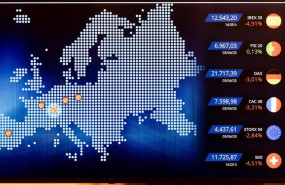 ep un panel del ibex 35 en el palacio de la bolsa de madrid a 4 de abril de 2025 en madrid espana 20250407092803