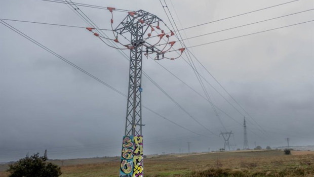 ep varios tendidos electricos a 6 de febrero de 2026 en madrid espana la demanda de electricidad en