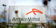 le logo du groupe siderurgique arcelormittal 
