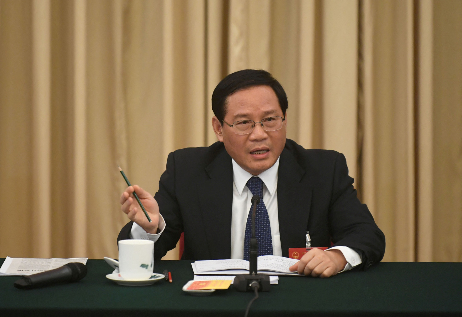li qiang secretaire du parti communiste du jiangsu s exprime lors de la discussion de groupe des delegations du jiangsu pendant le congres national du peuple cnp a pekin 