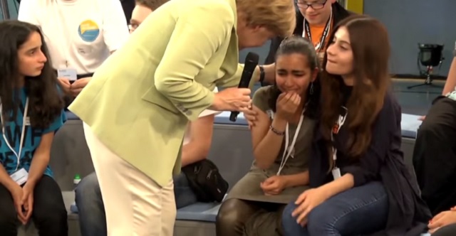 merkel nina libanesa llora 