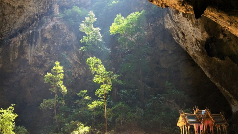 1572292828 phraya nakhon cave