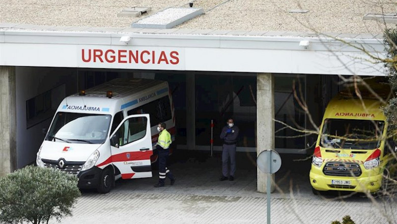 Ambulancias y personal sanitario en el Hospital Marqués de Valdecilla | Juan Manuel Serrano Arce - Europa Press ep ambulancias y personal sanitario en el hospital marques de valdecilla