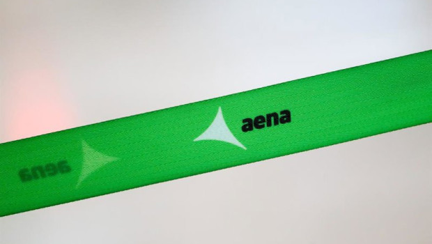 ep archivo   cinta con el logo de la empresa aena