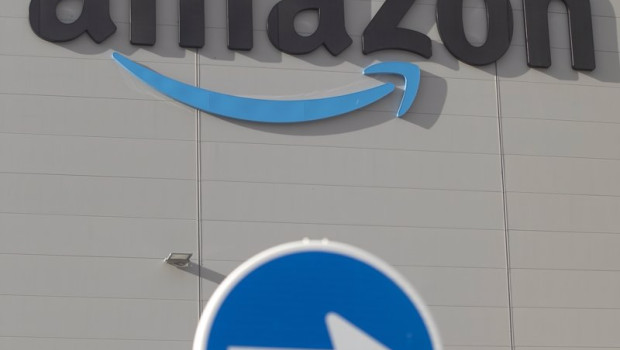 ep archivo fachada del centro logistico de amazon en el poligono de bobes a 13 de noviembre de ep archivo fachada del centro logistico de amazon en el poligono de bobes a 13 de noviembre de