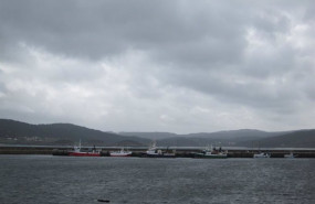 ep archivo   flota barcos amarrada amarrados temporal puerto buques marineros pescadores pesca