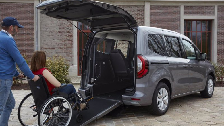 ep archivo   renault desvela nuevo kangoo transformado para el transporte de personas con movilidad