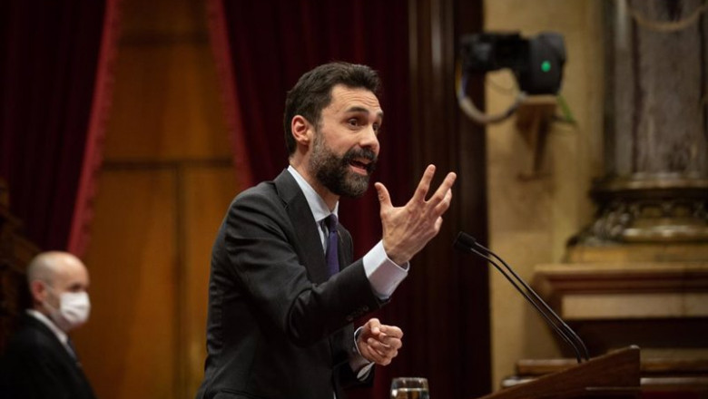 El conseller de Empresa de la Generalitat, Roger Torrent, interviene durante una sesión plenaria en el Parlament de Catalunya, a 30 de noviembre de 2021, en Barcelona, Catalunya (España). | David Zorrakino - Europa Press ep el conseller de empresa de la generalitat roger torrent interviene durante una sesion plenaria en