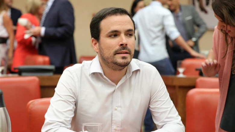 El coordinador general de Izquierda Unida, Alberto Garzón, momentos antes de empezar la reunión de la Diputación Permanente del Congreso en la que se debate sobre el Open Arms, los incendios en Canarias y el brote de listeriosis. | Jesús Hellín - Europa Press ep el coordinador general de izquierda unida alberto garzon momentos antes de empezar la reunion de