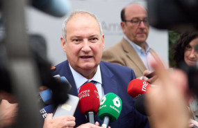 ep el ministro de industria y turismo jordi hereu hace decalaraciones a los medios en la universidad