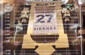 ep grafico de sesion del ibex sobre la fecha del calendario en la bolsa de madrid espana 26 de