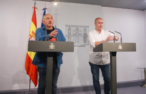 ep i-d secretario generalla ugt jose alvarez y secretario generalccoo unai sordo en ruedaprensasu reunionla ministratrabajofunciones magdalena valeriopresidentegobiernofunciones pedro sanchezla
