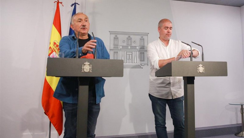 (I-D) El secretario general de la UGT, José Álvarez y el secretario general de CCOO, Unai Sordo, en rueda de prensa tras su reunión con la ministra de Trabajo en funciones, Magdalena Valerio y el presidente del Gobierno en funciones, Pedro Sánchez en La | Ricardo Rubio - Europa Press ep i-d secretario generalla ugt jose alvarez y secretario generalccoo unai sordo en ruedaprensasu reunionla ministratrabajofunciones magdalena valeriopresidentegobiernofunciones pedro sanchezla