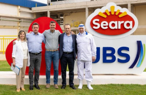 ep la brasilena jbs invierte 114 millones en una nueva planta avicola en paraguay