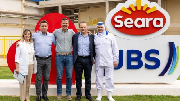 ep la brasilena jbs invierte 114 millones en una nueva planta avicola en paraguay