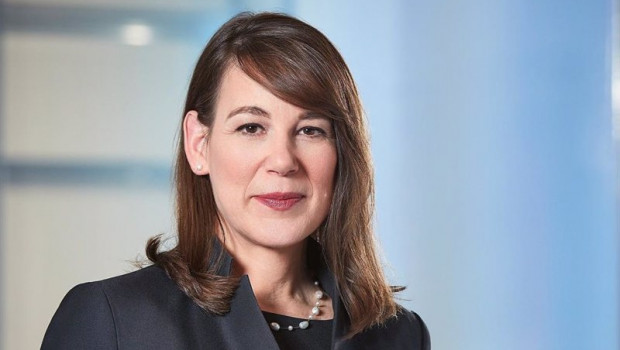 ep la directora financiera de royal dutch shell jessica uhl