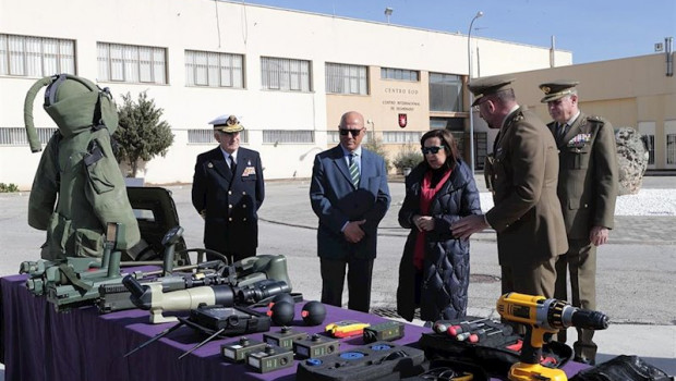 ep la ministra de defensa margarita robles en una visita a la academina de ingenieros del ejercito