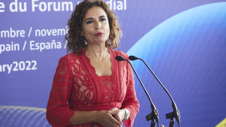ep la ministra de hacienda y funcion publica maria jesus montero atiende a los medios de ep la ministra de hacienda y funcion publica maria jesus montero atiende a los medios de