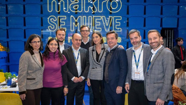 ep la ministra de industria reyes maroto visita el stand de makro en madrid fusion