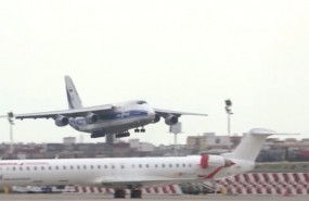 ep llegada del cuarto avion con material desde china a manises