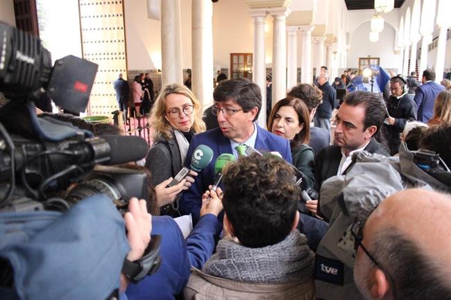 Marín, durante la atención a los medios | CIUDADANOS ep marin duranteatencionlos medios