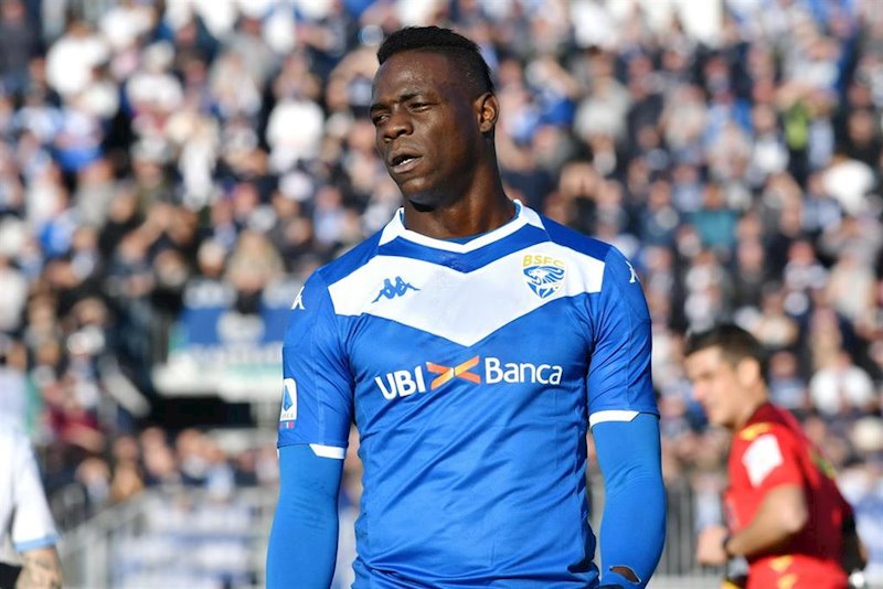 ep mario balotelli jugando con el brescia