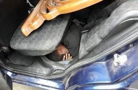ep migrante ocultoun vehiculo intervenidoceuta