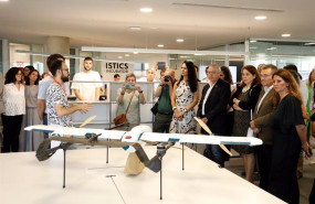 ep momento de la visita a las empresas que forman parte de la incubadora