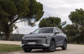 ep omoda lanza en espana el nuevo 9 shs hibrido enchufable con potencia de 535 cv y desde 39900
