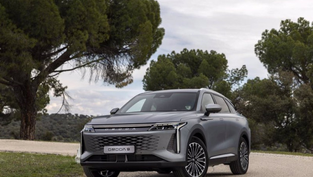 ep omoda lanza en espana el nuevo 9 shs hibrido enchufable con potencia de 535 cv y desde 39900