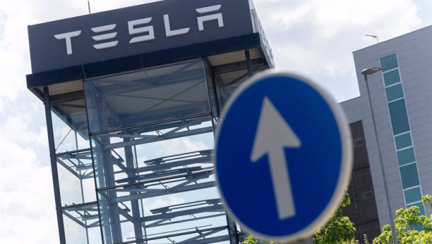 ep tesla planea recortar mas del 10 de su plantilla laboral a nivel global debido a la duplicacion