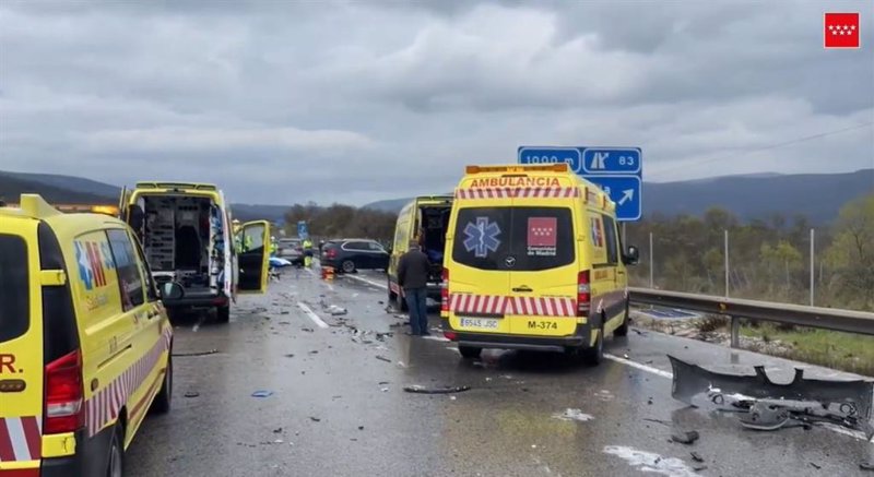 Un accidente de tráfico múltiple entre cuatro coches en la A1 deja dos heridos de 35 y 19 años. | 112COMUNIDAD DE MADRID ep un accidente de trafico multiple entre cuatro coches en la a1 deja dos heridos de 35 y 19 anos