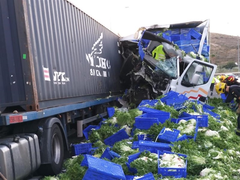 ep accidente de trafico entre dos camiones en la hiperronda de malaga