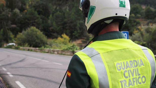 ep archivo   agente de la guardia civil de trafico