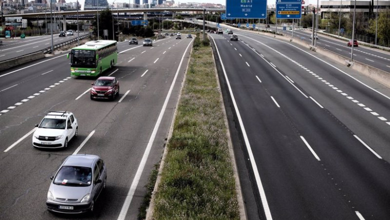 ep archivo   coches en carretera