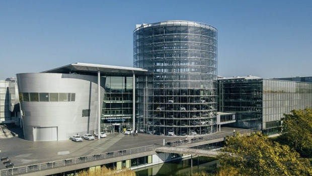 ep archivo fabrica de cristal de volkswagen en dresde alemania ep archivo fabrica de cristal de volkswagen en dresde alemania