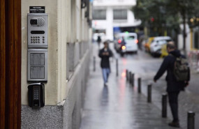 ep archivo   telefonillo de un bloque de viviendas