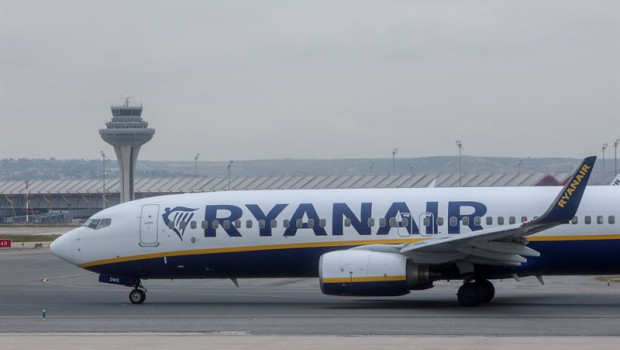 ep archivo   un avion de la aerolinea ryanair