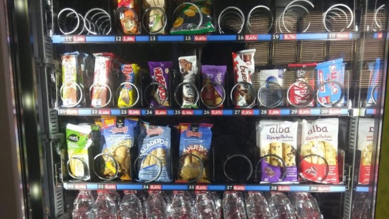 Archivo - Una máquina de vending en un espacio público | CODINUCOVA - Archivo ep archivo una maquina de vending en un espacio publico