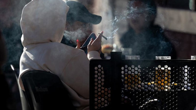 ep archivo   una persona fumando en una terraza a 27 de diciembre de 2023 en madrid espana