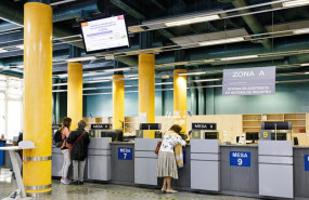 ep archivo varias personas en una oficina de la agencia tributaria ep archivo varias personas en una oficina de la agencia tributaria