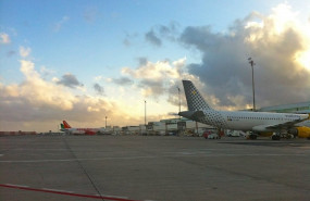 ep aviones en un aeropuerto