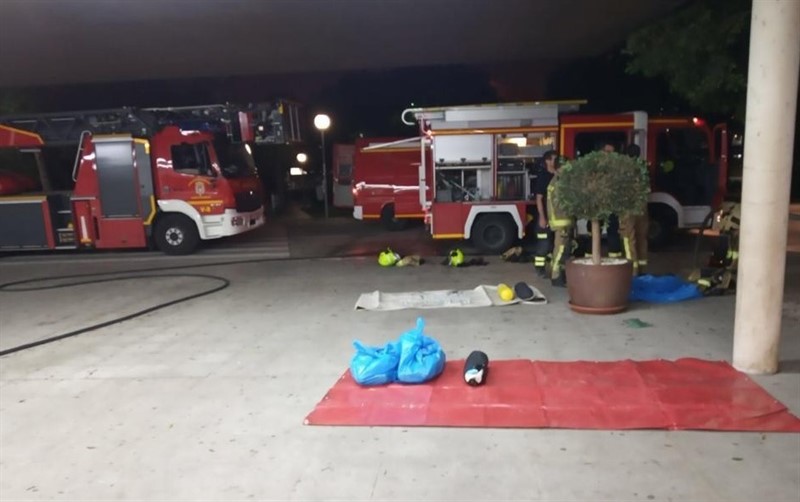 ep efectivos de bomberos a las puertas del hospital general