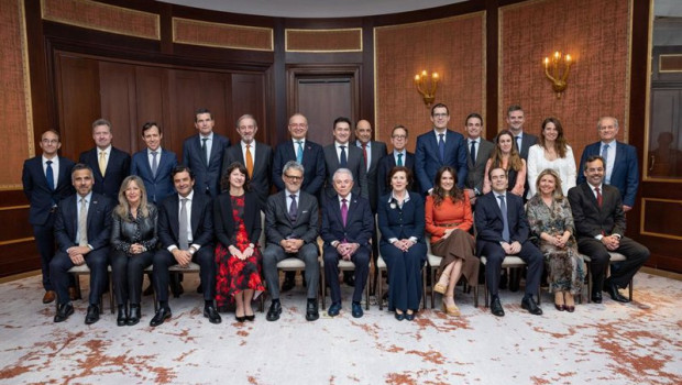 ep el nuevo embajador de estados unidos en espana benjamin leon jr junto con los representantes de