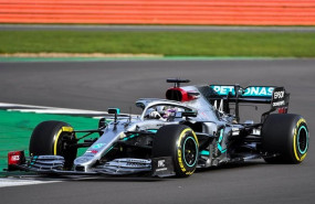 ep el piloto britanico lewis hamilton con el nuevo w11 en el shakedown de mercedes en silverstone
