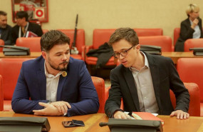 ep el portavoz de erc en el congreso gabriel rufian y el diputado de mas pais inigo errejon en una