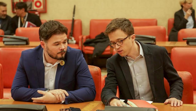 El portavoz de ERC en el Congreso, Gabriel Rufián; y el diputado de Más País, Íñigo Errejón, en una reunión en la Comisión Constitucional | Ricardo Rubio - Europa Press ep el portavoz de erc en el congreso gabriel rufian y el diputado de mas pais inigo errejon en una